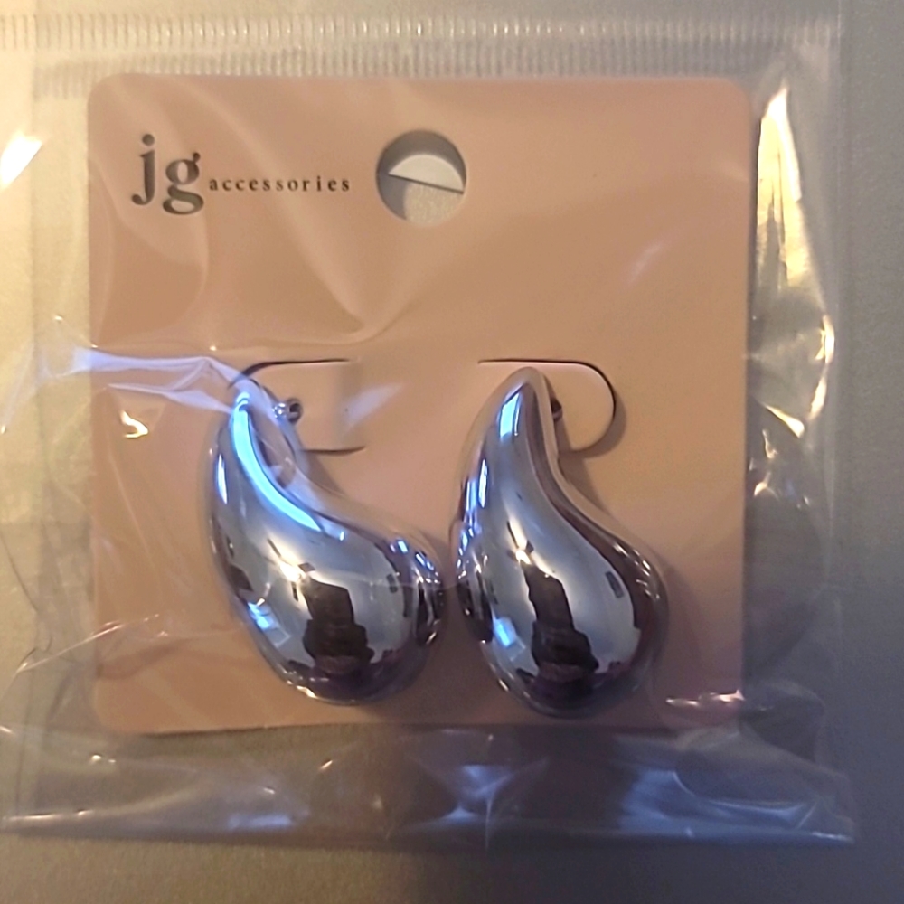 Raindrop earrings